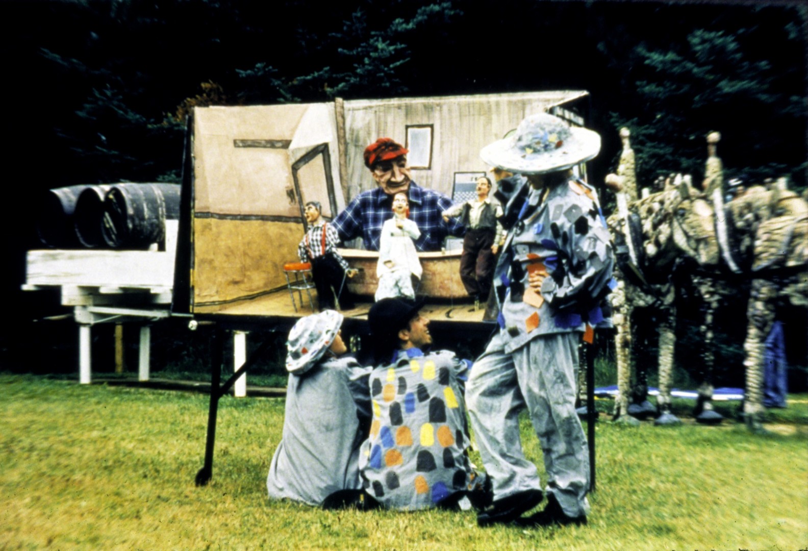 w_fred-smith31 mid-nineties Puppet performance at the Fred Smith Wisconsin Concrete Park